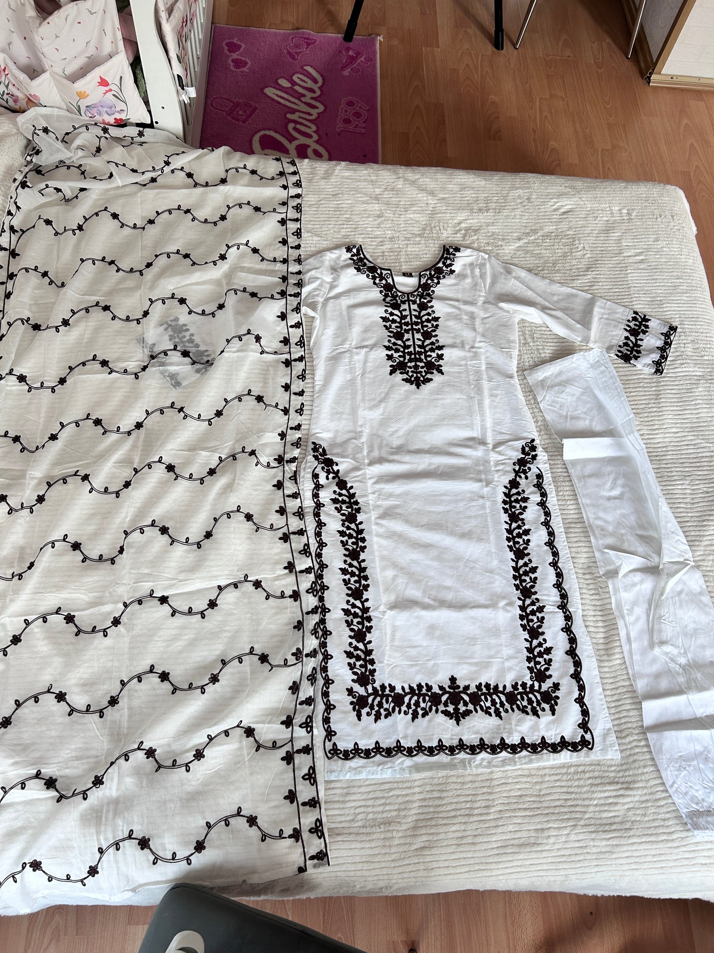 Cotton kurta set with brown thread embroidered