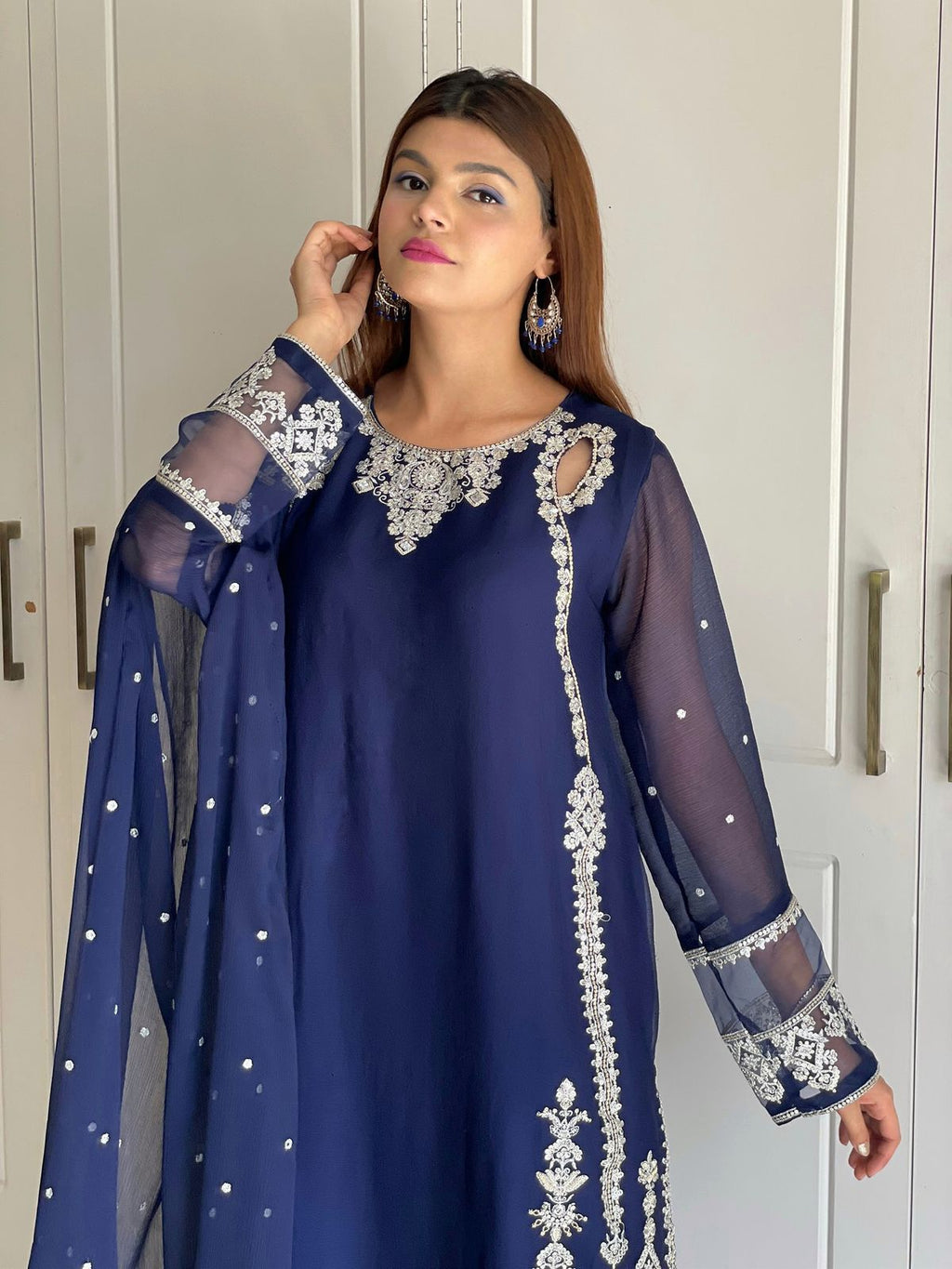 Women ethnic motif embroidered regular thread work kurta with trousers & dupatta