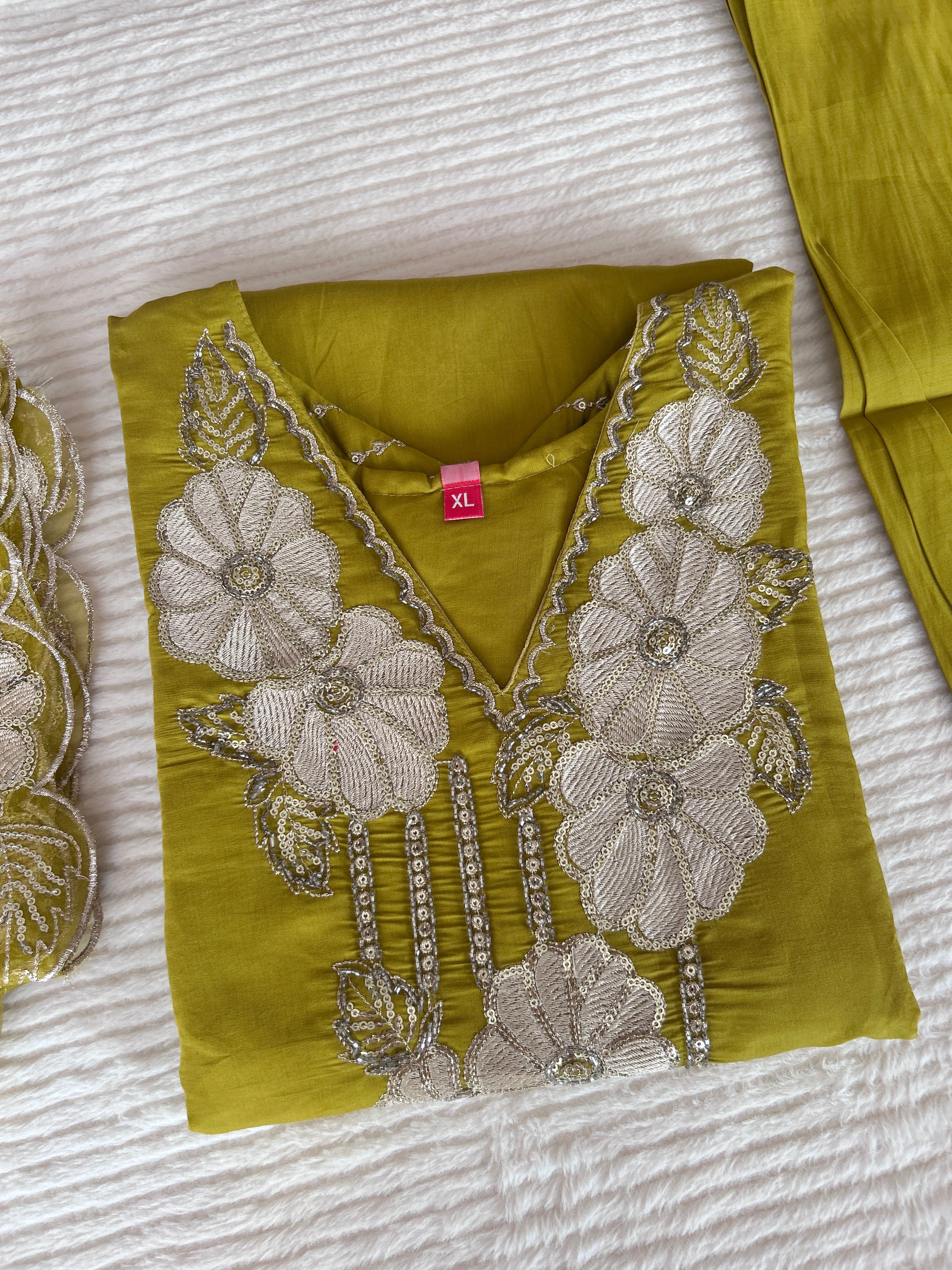 Women Ethnic Motifs Embroidered Regular Kurta with Trousers & With Dupatta