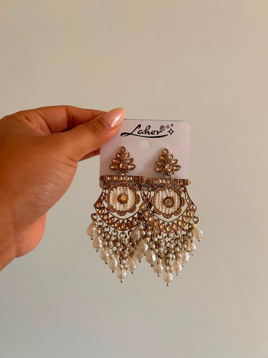 White kundan pearl earring