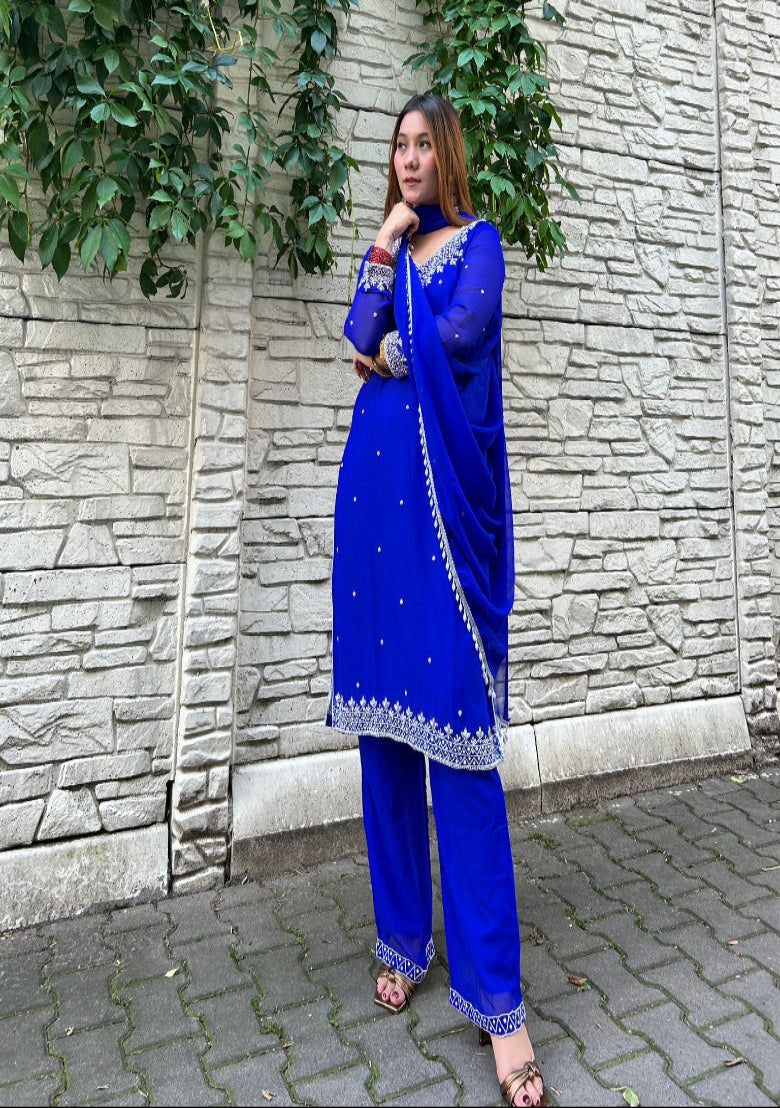 Monochrome kurta set with heavy hand embroidery